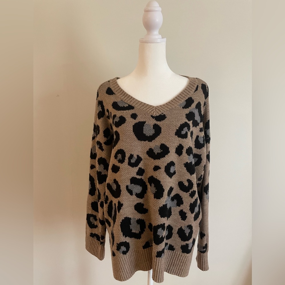 a.n.a Leopard Sweater, Size Large, Thick